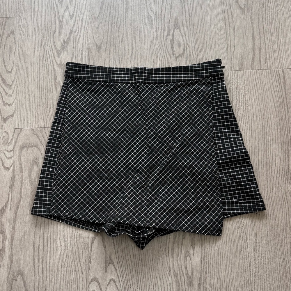 Garage Black and White Grid Plaid Skirt-Shorts